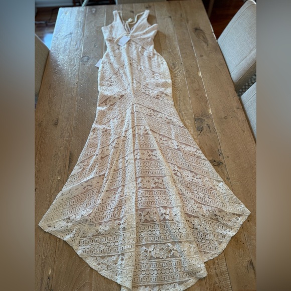 Lulu's Cream Lace Maxi Wedding Dress Nude Lining S NWT - Picture 10 of 11